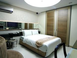 Ritz Seoul Hotel Екстер'єр фото